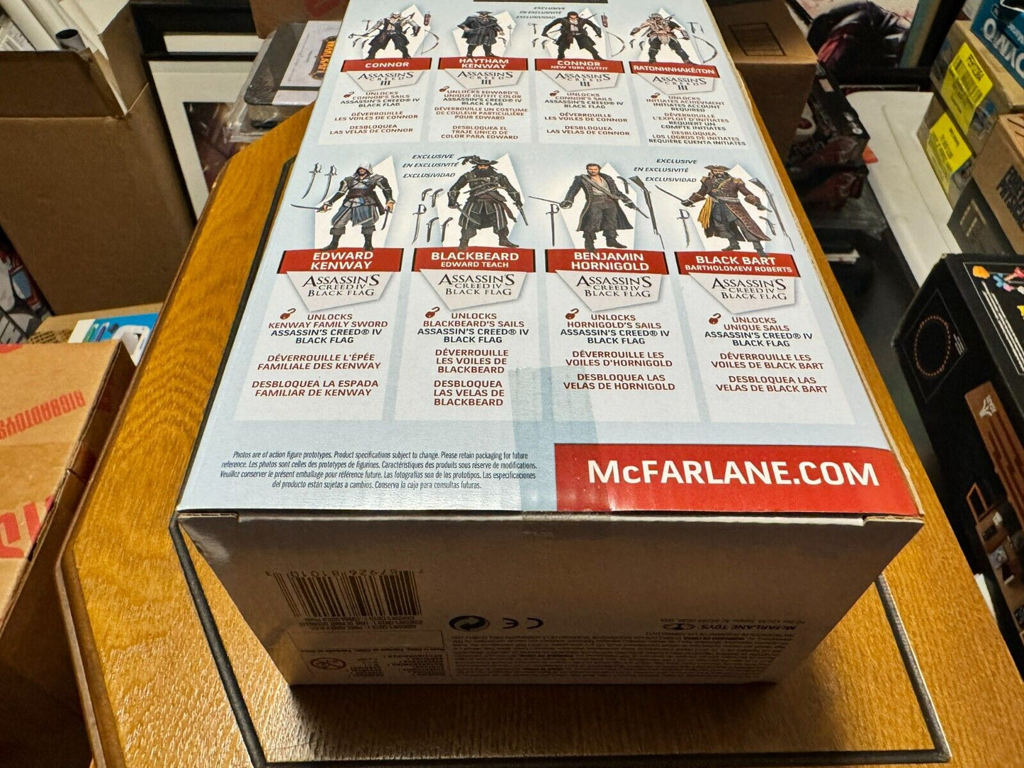 Assassin's Creed Pirate Hidden Blade with Gauntlet & Skull Buckle McFarlane Toys