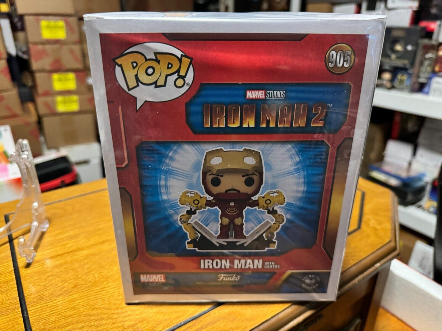 Funko Pop! Deluxe: Marvel - Iron Man with Gantry (Metallic) (Glows in the Dark)