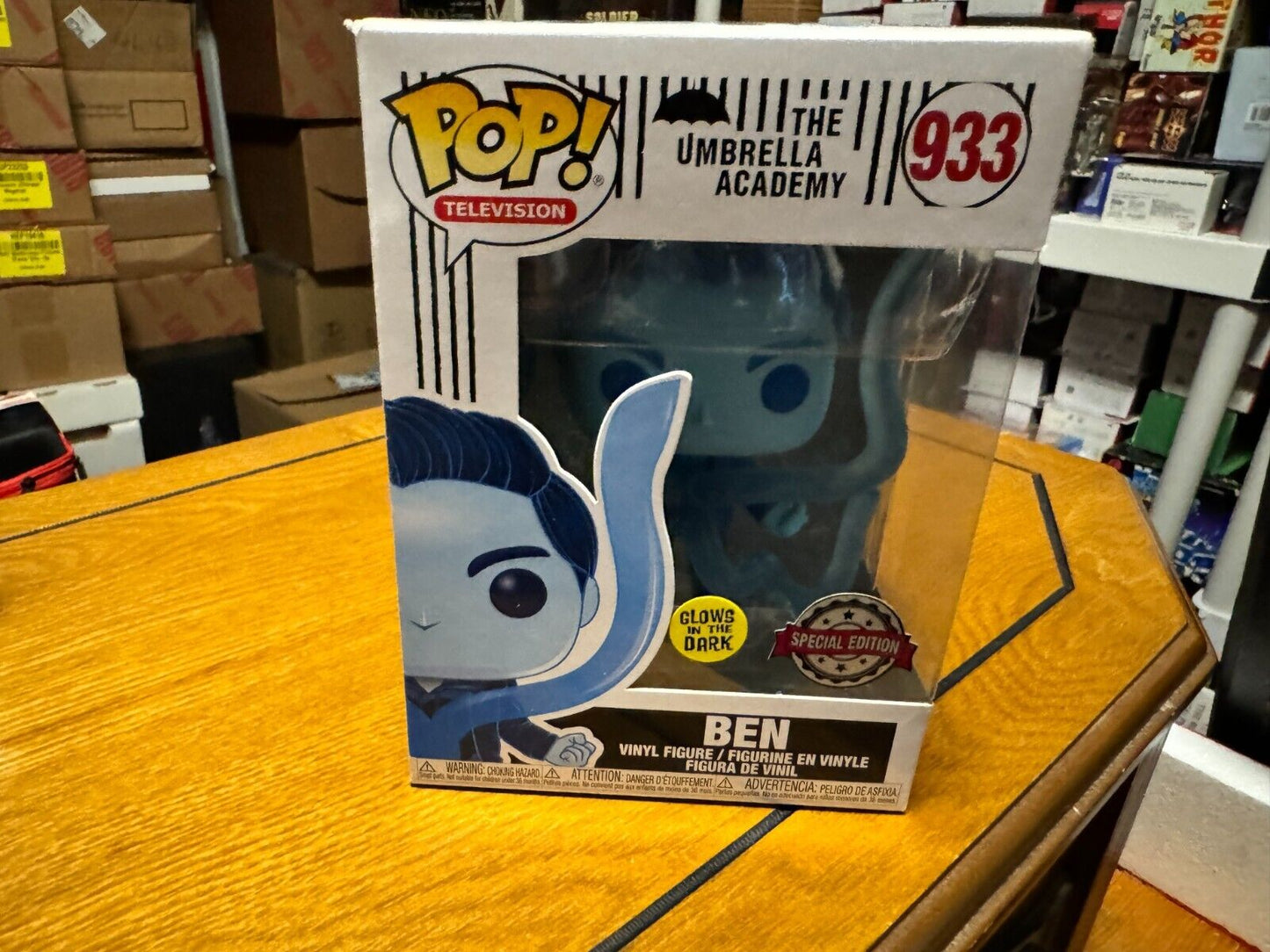 Funko Pop! Vinyl: The Umbrella Academy - Ben (Glows in the Dark) #933