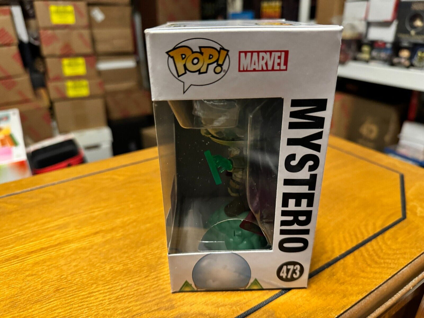 Funko Pop! Mysterio 473 Spiderman Far From Home Lights Up Marvel Collector Corps