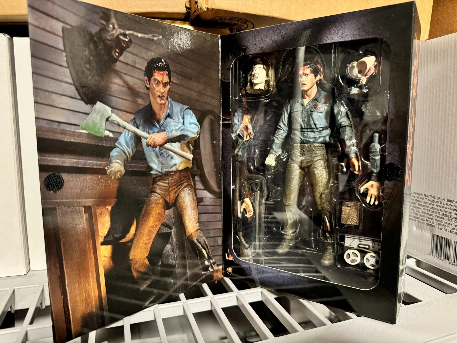NECA Evil Dead 2 Dead By Dawn Ultimate Ash Action Figure