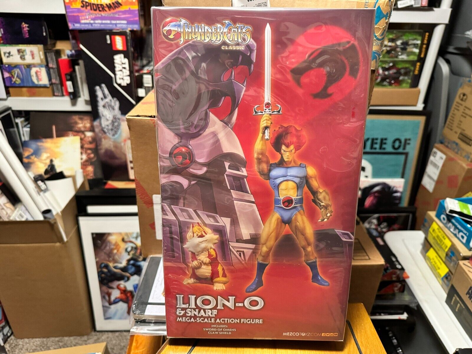 Thundercats Classic Lion-O & Snarf Mega-Scale Action Figure – MEZCO