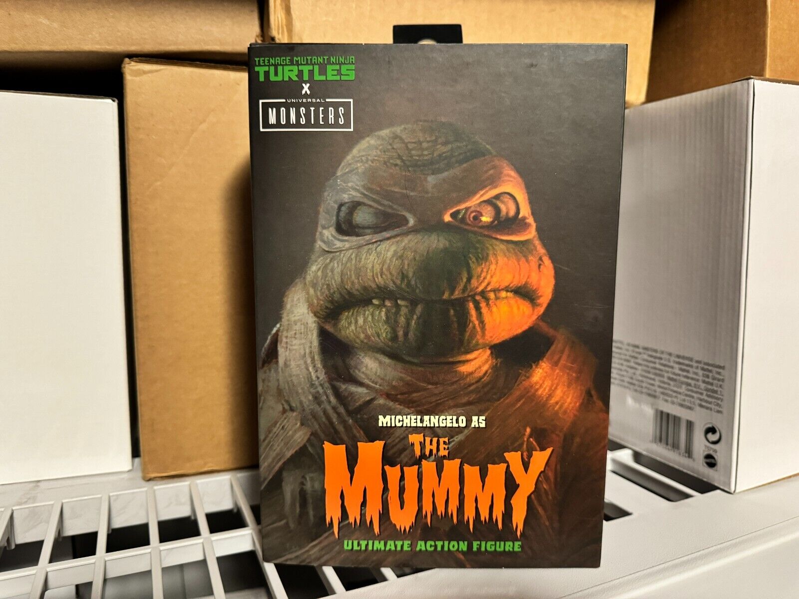 NECA Teenage Mutant Ninja x Turtles Universal Monsters - Michelangelo