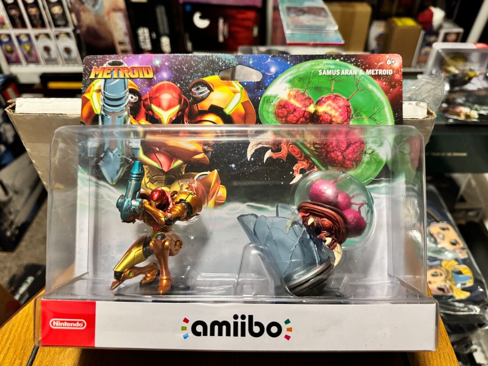 Samus Aran and Metroid - Amiibo 2-Pack (Metroid Return of Samus)